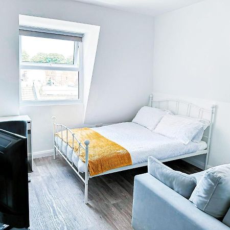 Lovely Studio Apartment Мейдстон Экстерьер фото