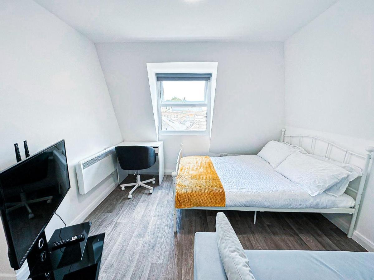 Lovely Studio Apartment Мейдстон Экстерьер фото