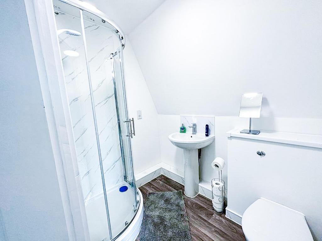 Lovely Studio Apartment Мейдстон Экстерьер фото