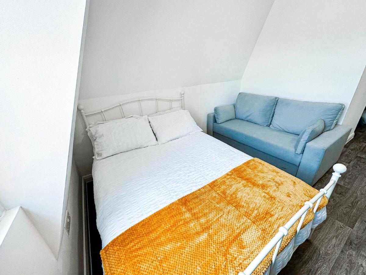Lovely Studio Apartment Мейдстон Экстерьер фото